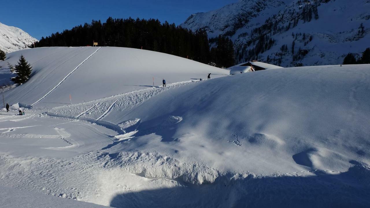 Alpenappartement Bergkönig Warth  Buitenkant foto